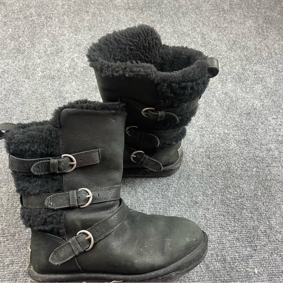 UGG Women’s Becket Chestnut Boots Black Suede and shearling lined Buckles size 7 - Picture 1 of 15